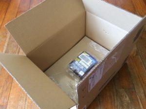 Amazonから届いた空気の詰まった箱